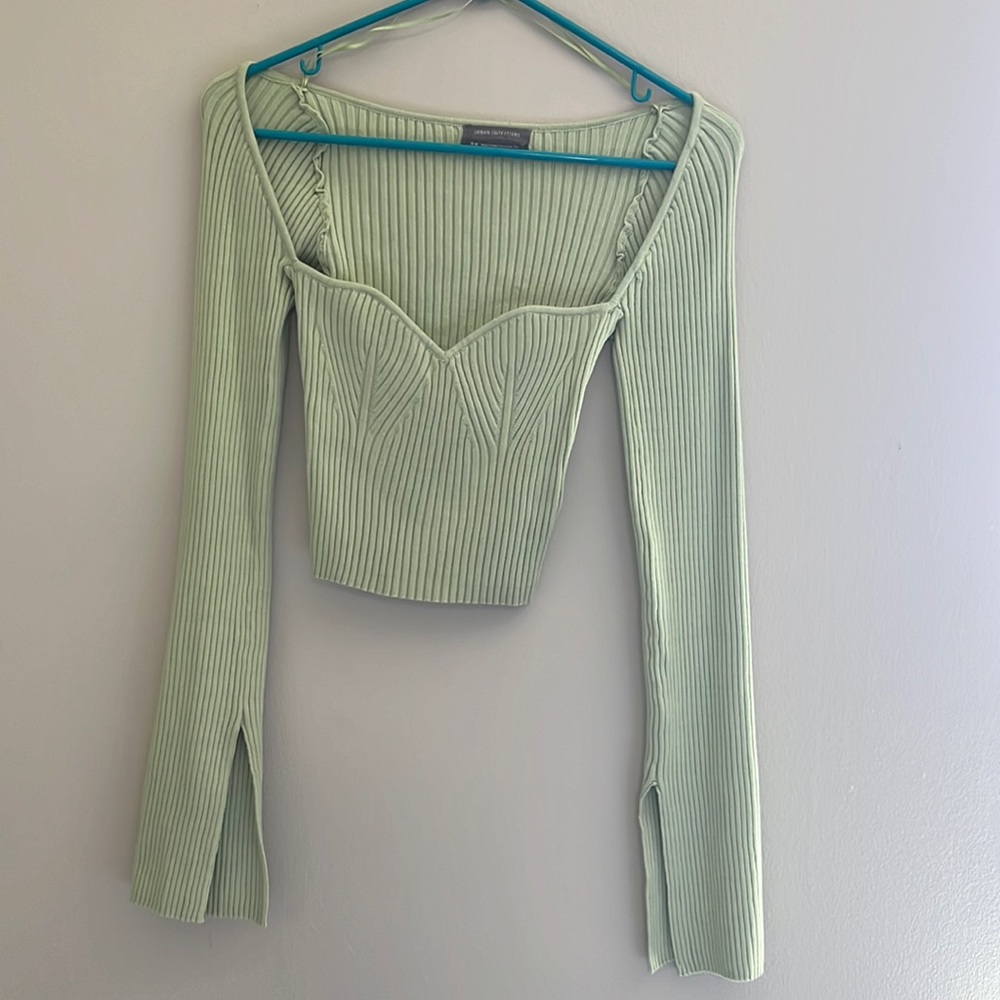 urban outfitters green sweater cropped top